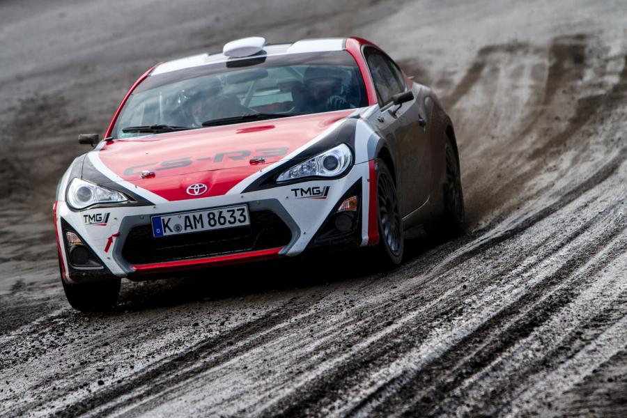  Toyota GT 86 CS-R3 Rally Car 2015 года  (фото 16 из 19)